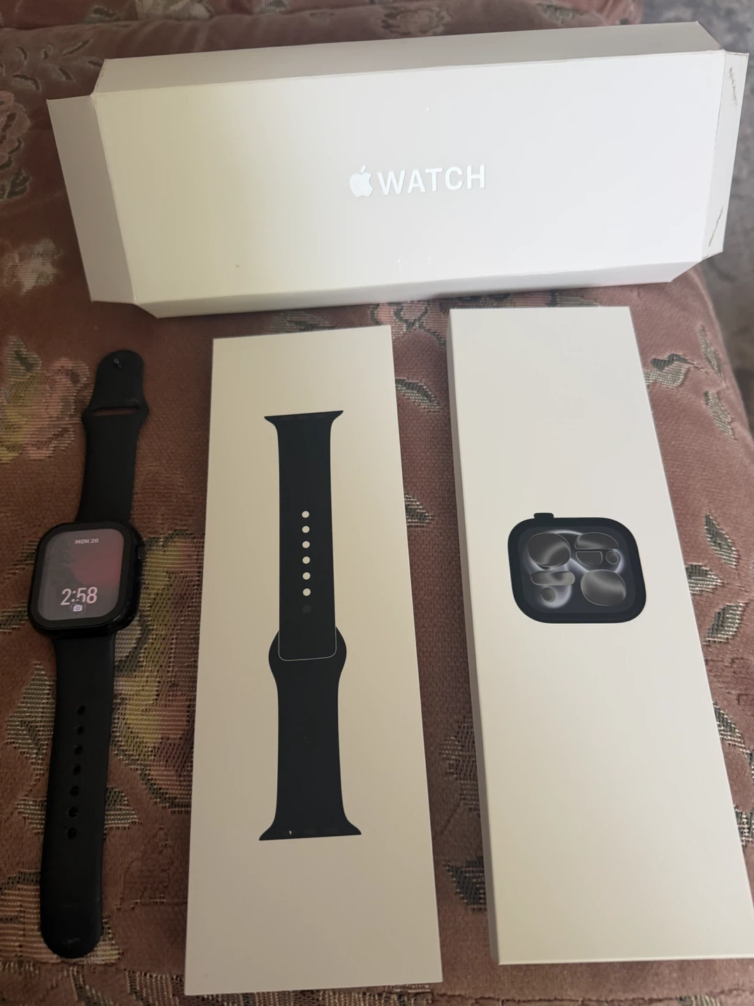 Apple Watch Series11 - 42mm-& Accessories - photo 3