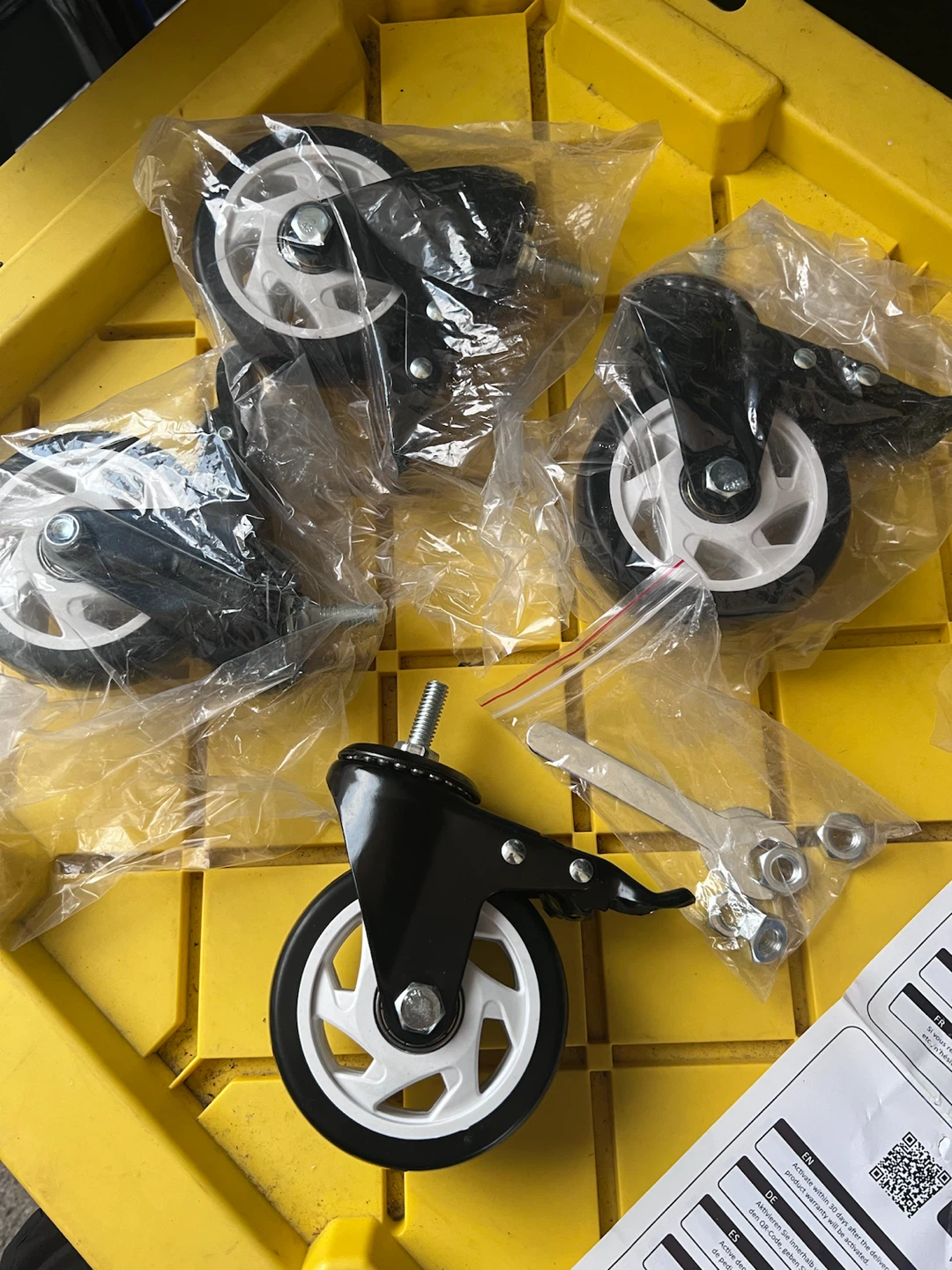 BRAND NEW Set of 4 Swivel Caster Wheels with Brakes