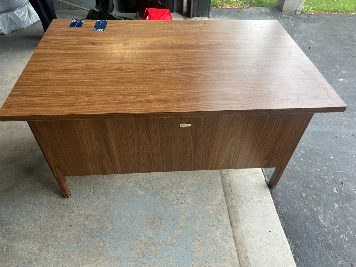 Wood Laminate Desk - photo 2