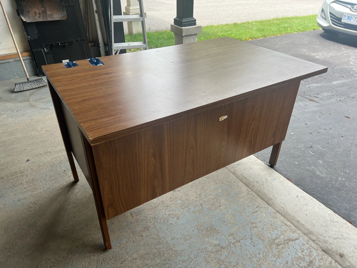 Wood Laminate Desk - photo 3