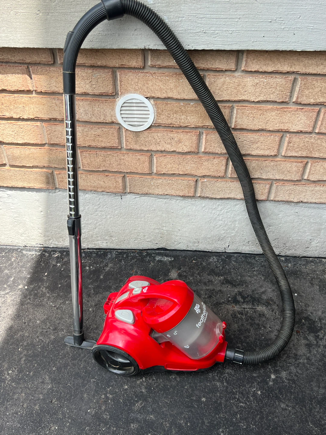 Dirt Devil Featherlite Vacuum Cleaner - photo 3
