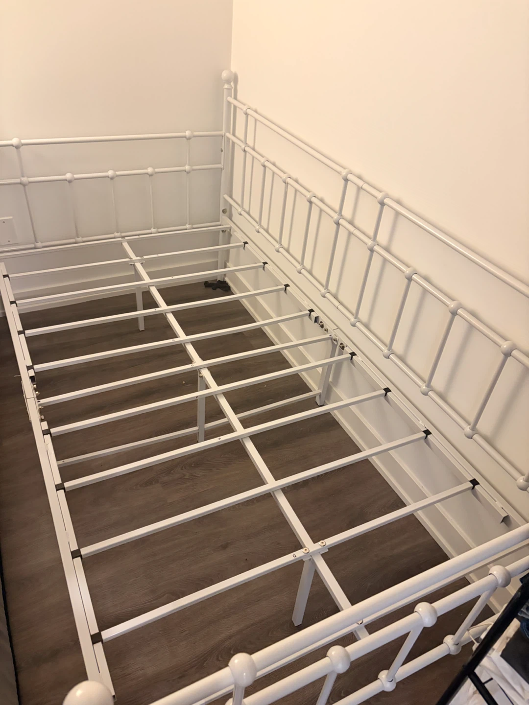 Twin bed Frame and mattress - photo 3