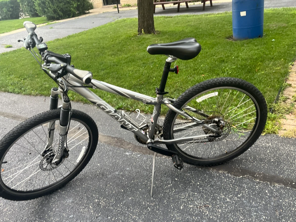 Giant Mountain Bike - photo 3