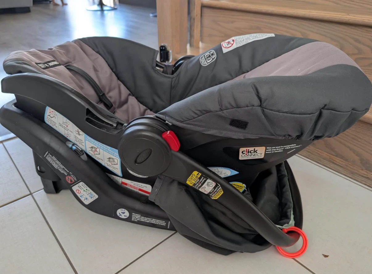 Graco SnugRide Click Connect Infant Car Seat with Base - photo 2