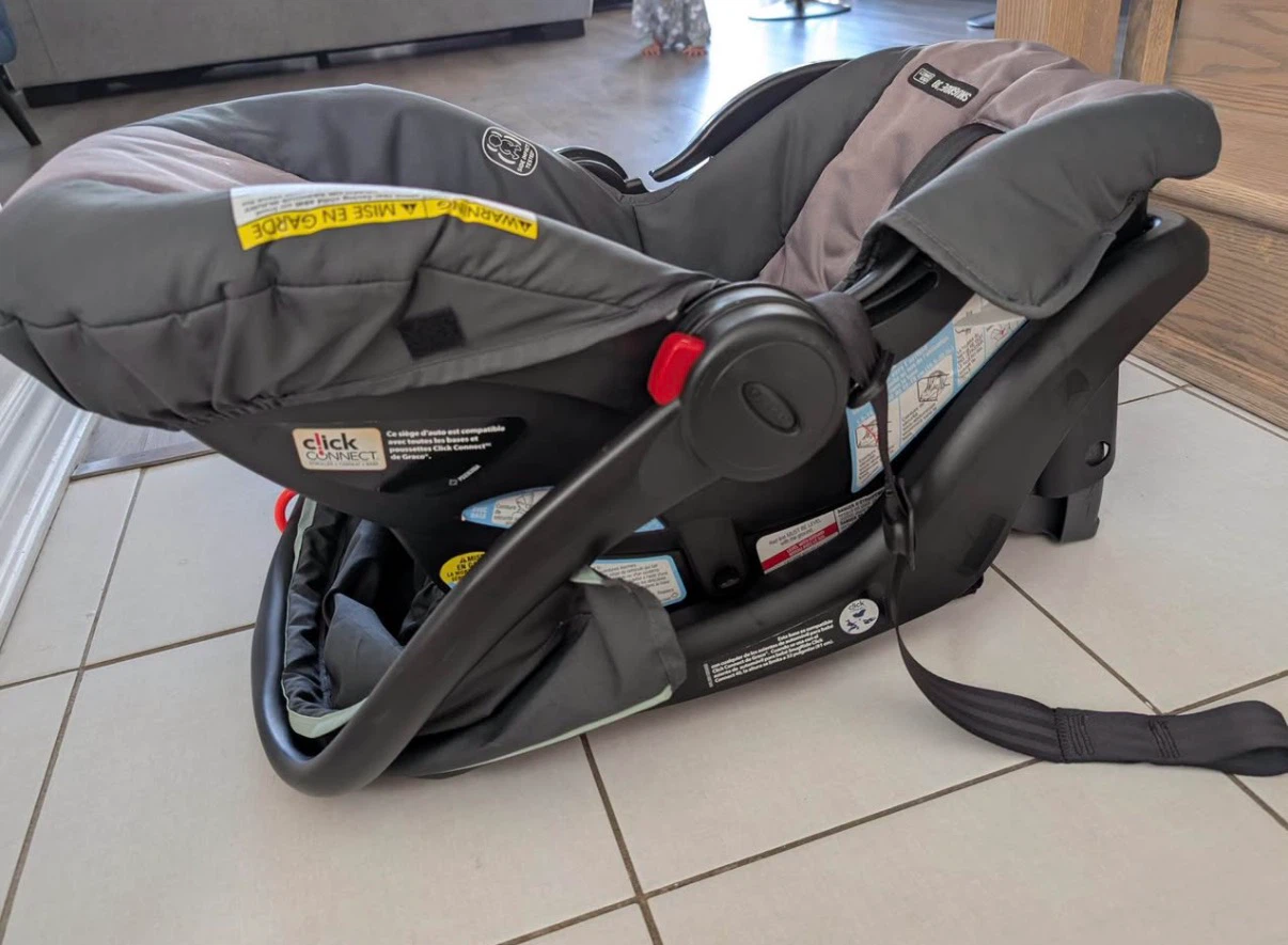 Graco SnugRide Click Connect Infant Car Seat with Base - photo 5