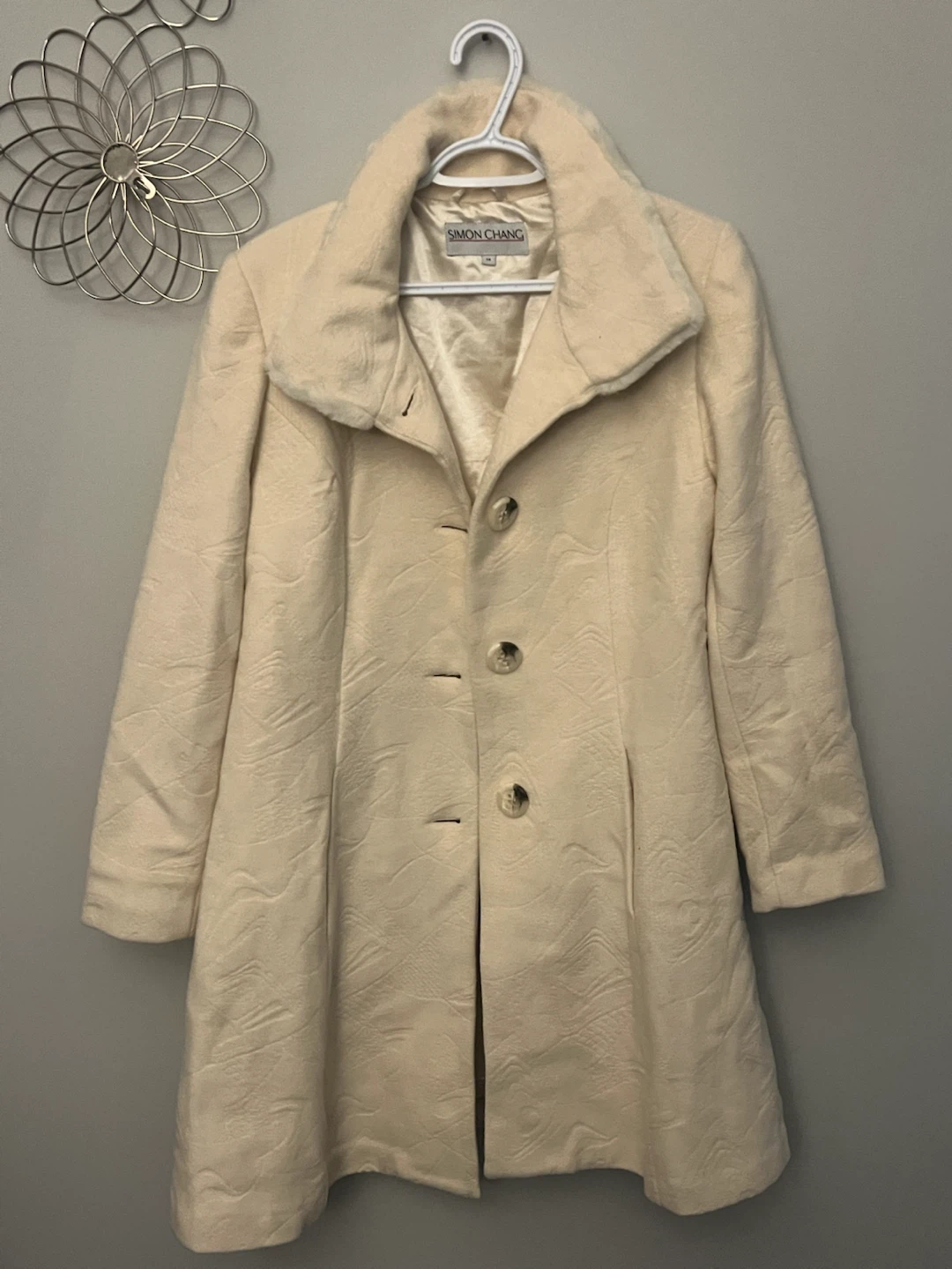 Simon Chang Cream Textured Coat with Faux Fur Collar - Size 14