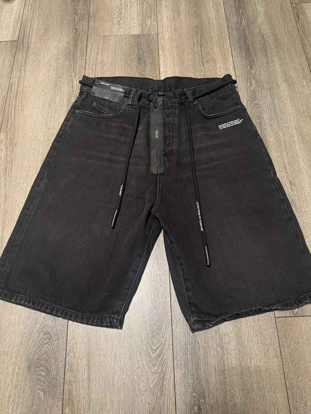 Off-White Black Denim Shorts – Size 33