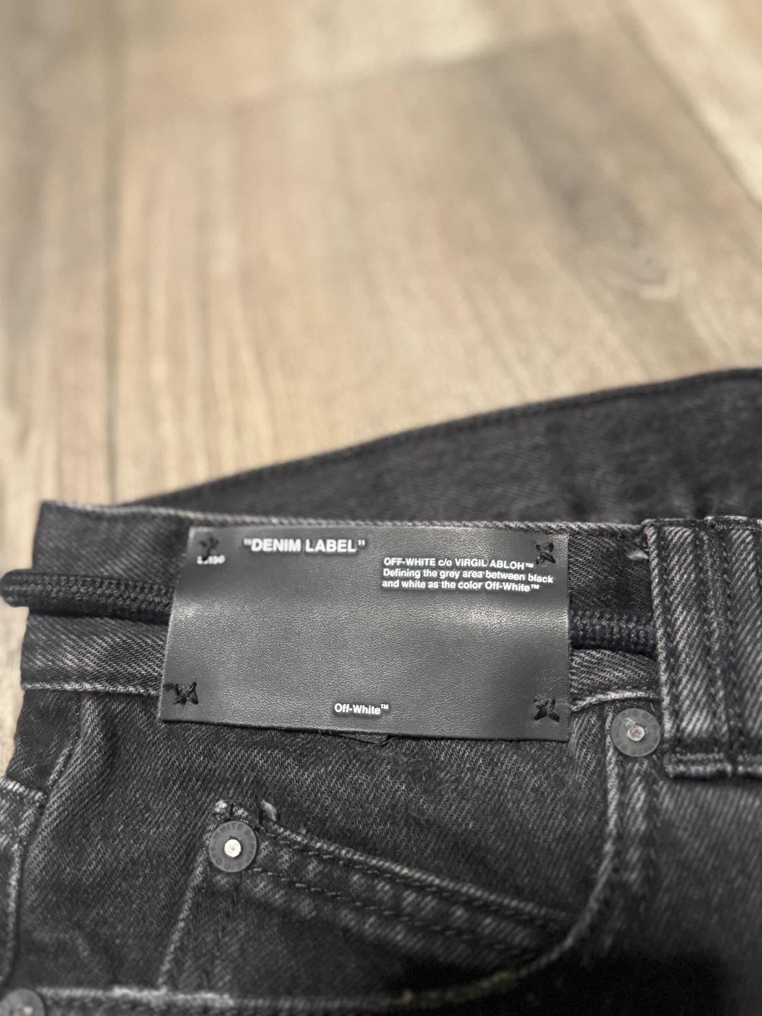 Off-White Black Denim Shorts – Size 33 - photo 5