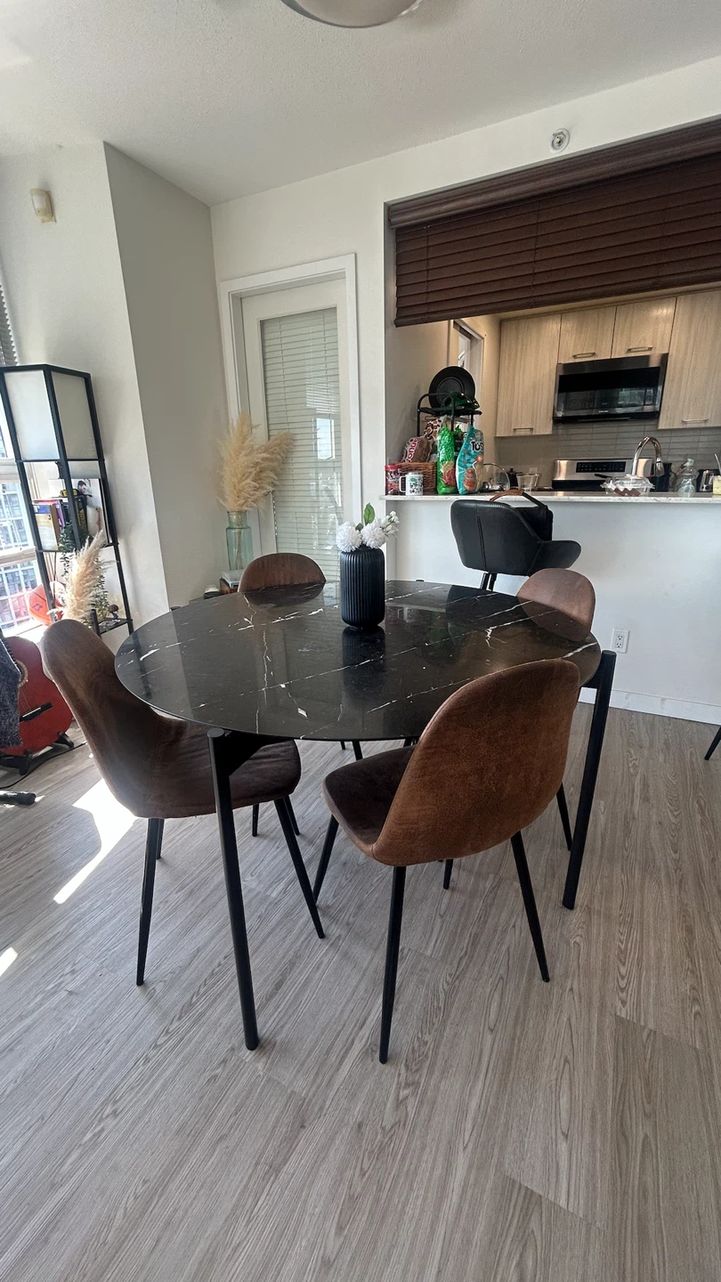 Set of 4 Modern Dining Chairs - photo 5