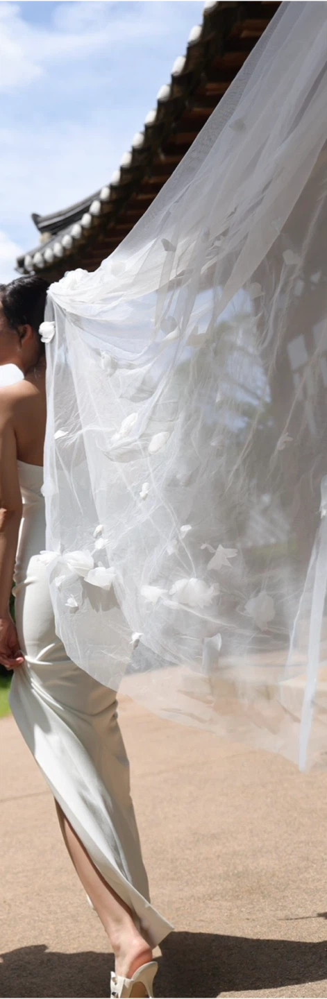 Floral Wedding Veil with Comb - photo 2
