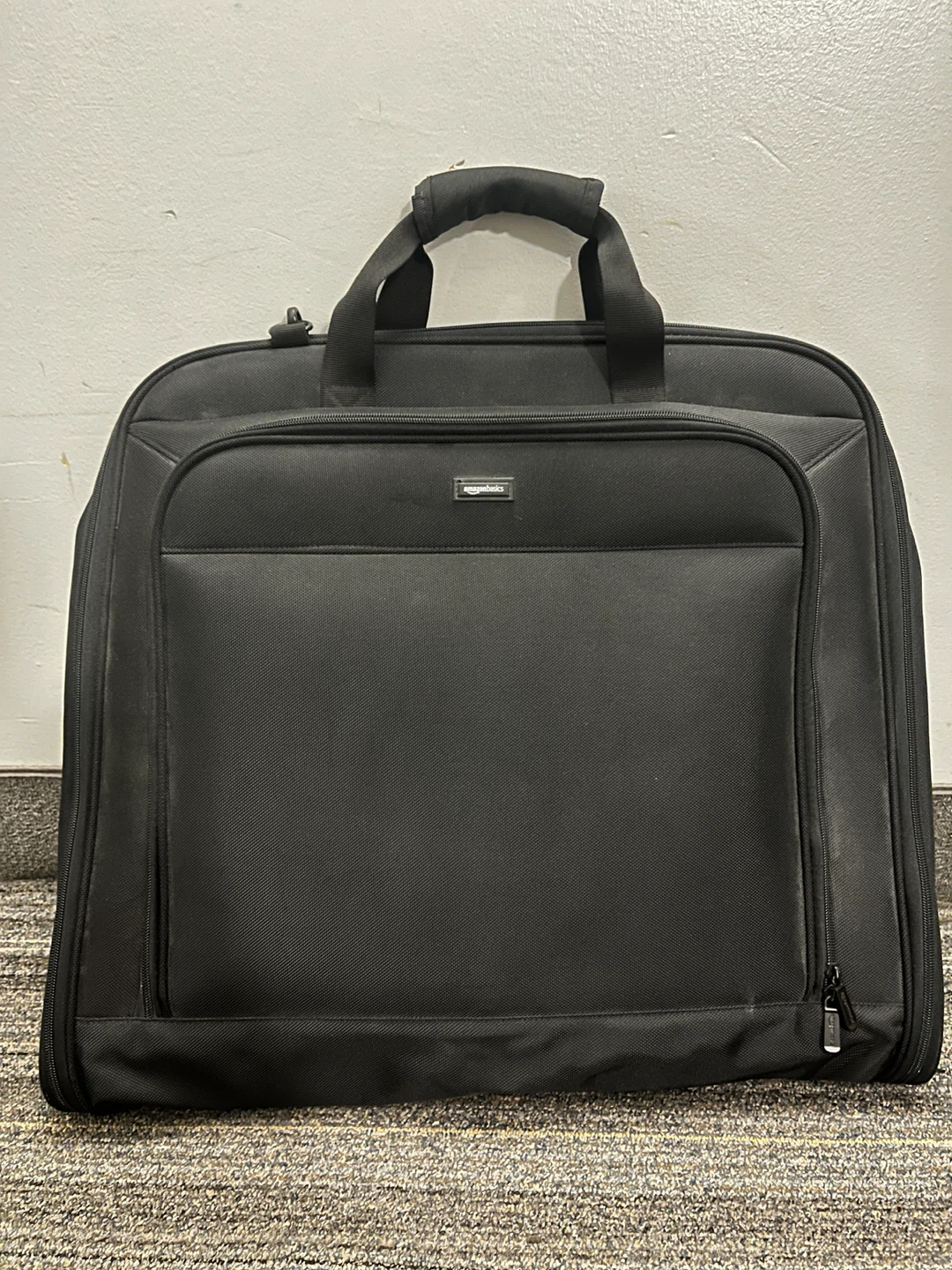 Amazon Basics Garment Bag for Travel - photo 3