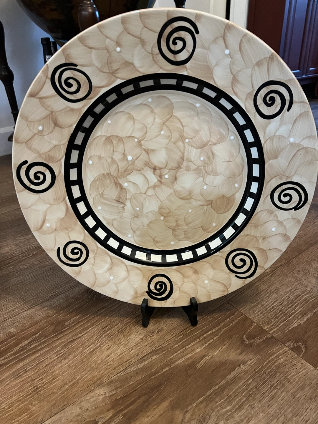 Decorative Swirl Plate