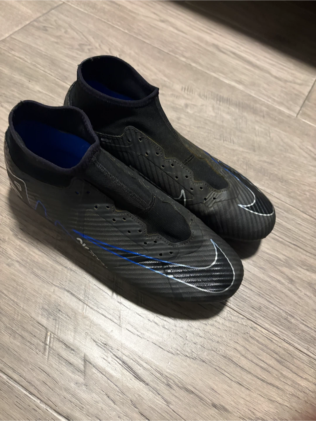 Nike soccer cleats on perfect condition - photo 2