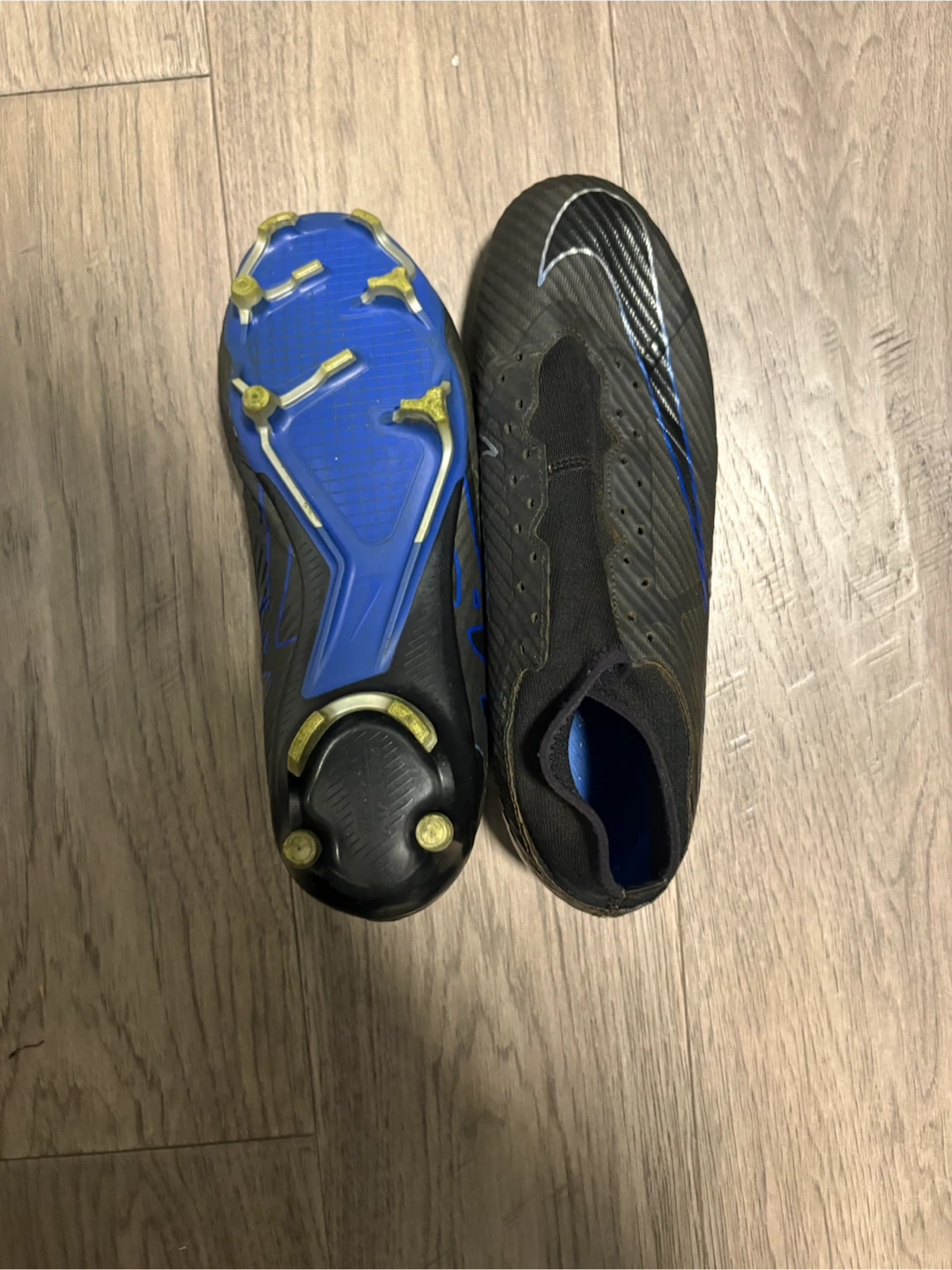 Nike soccer cleats on perfect condition - photo 4