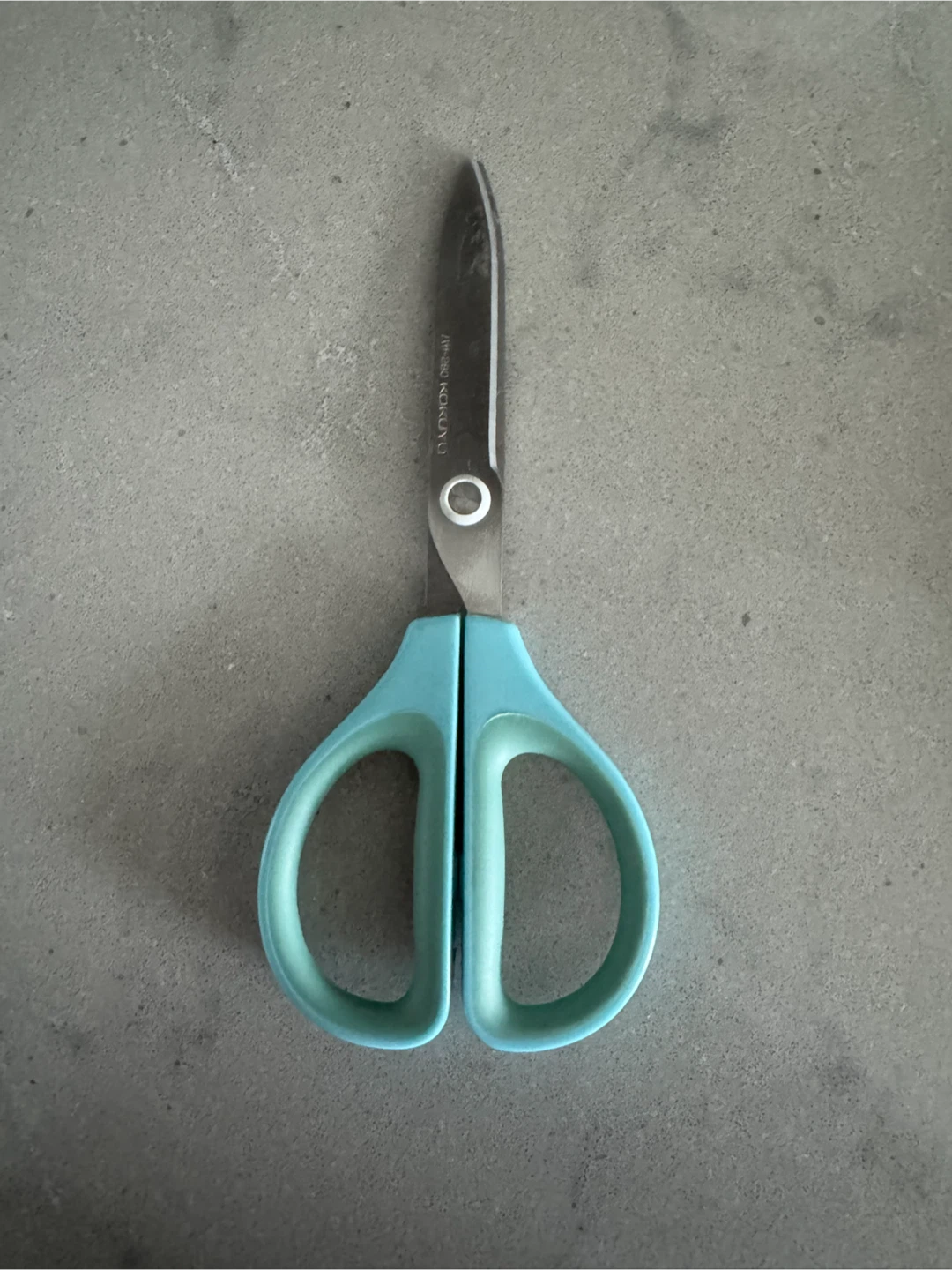 Moving sale- scissor