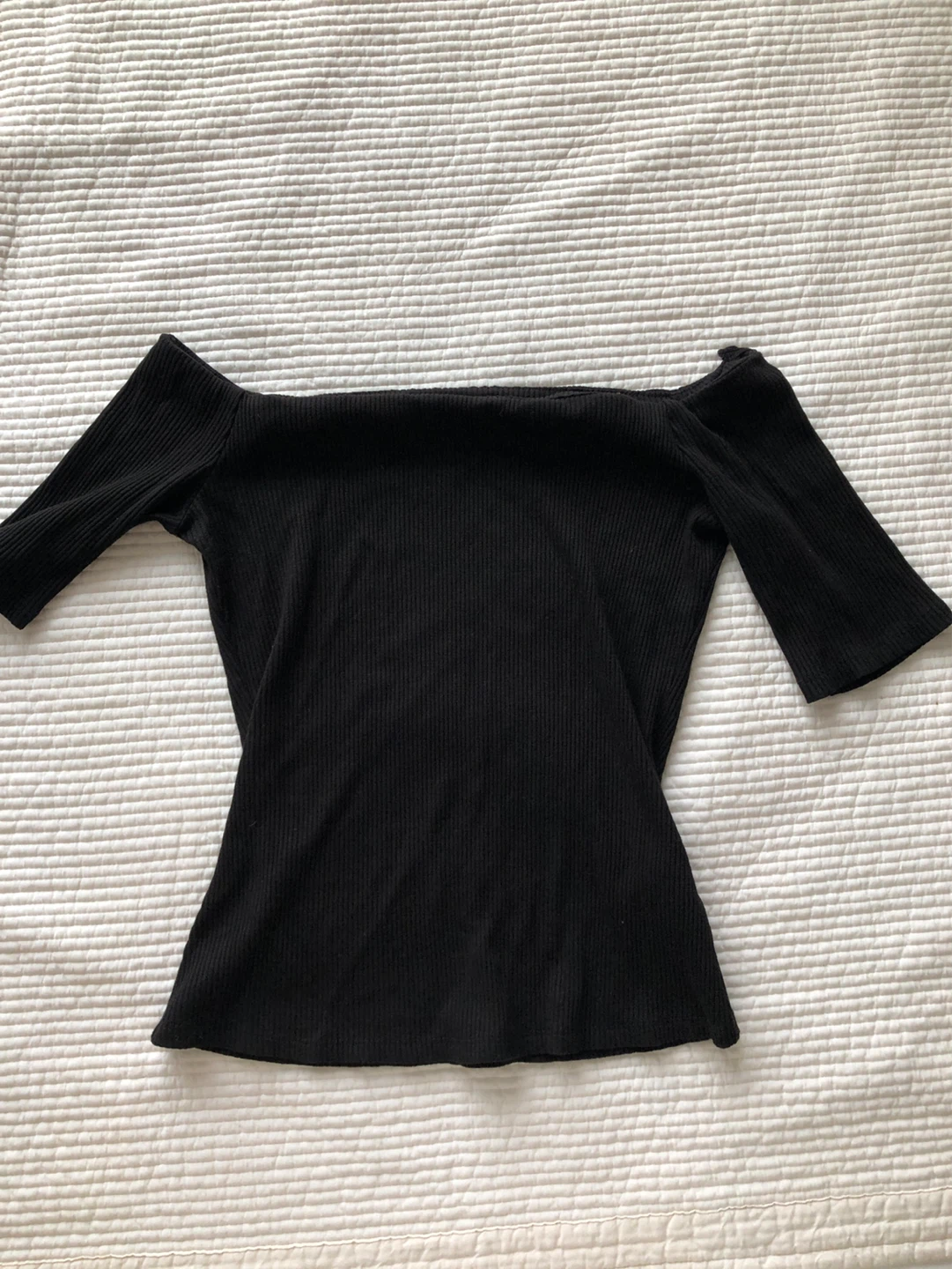 H&M Black Off-the-Shoulder Ribbed Top