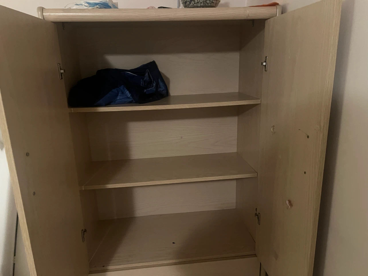 Light Wood Wardrobe with Drawers - photo 2