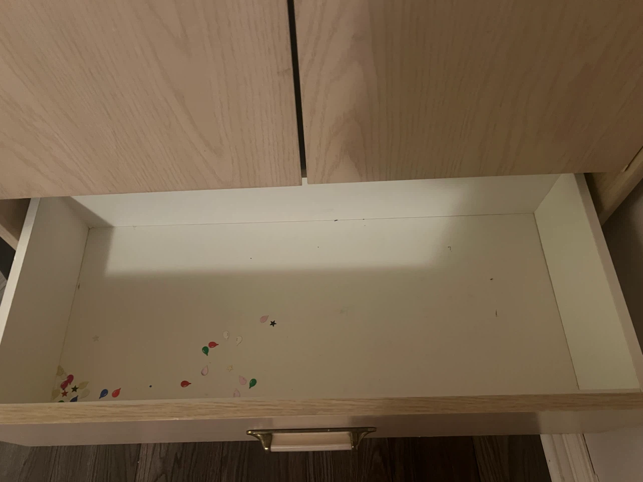 Light Wood Wardrobe with Drawers - photo 3