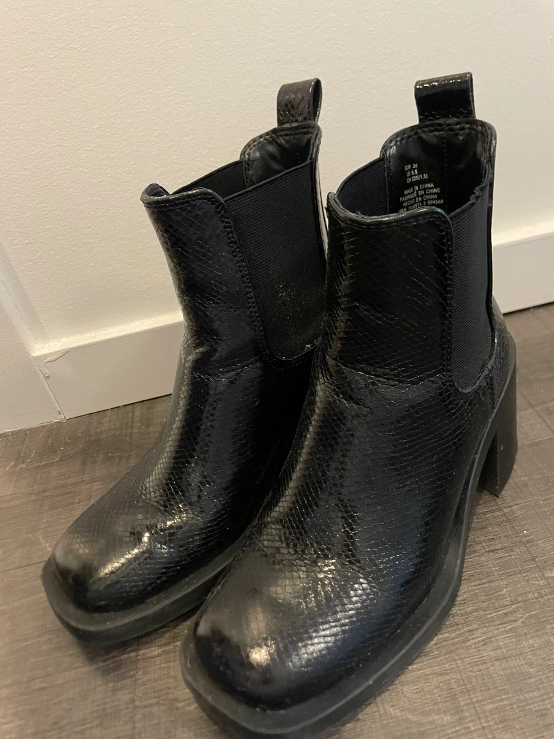 H&M Black Chelsea Boots