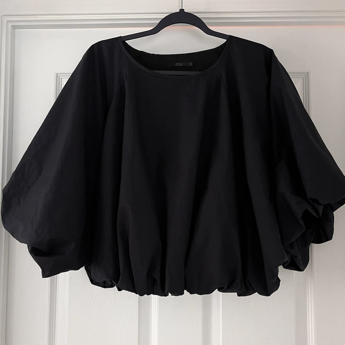 COS Black Balloon Sleeve Top - photo 2
