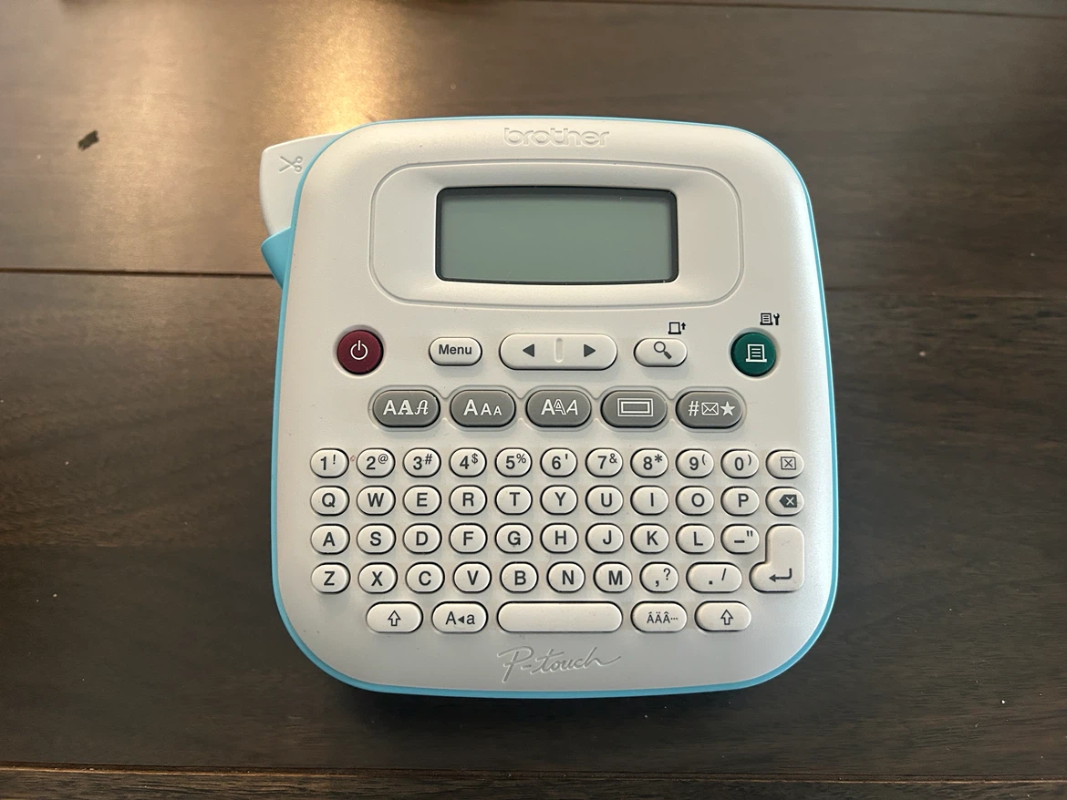 Brother P-Touch Label Printer (Batteries included)