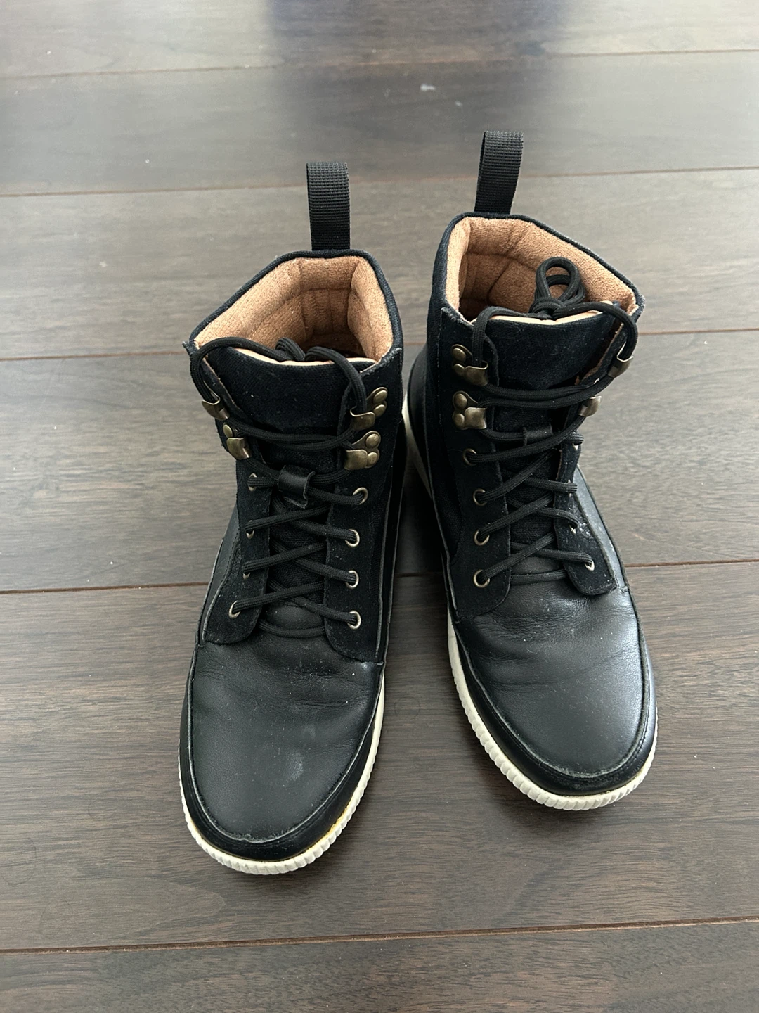 Dr. Kao Brand Orthotic Athletic Shoes