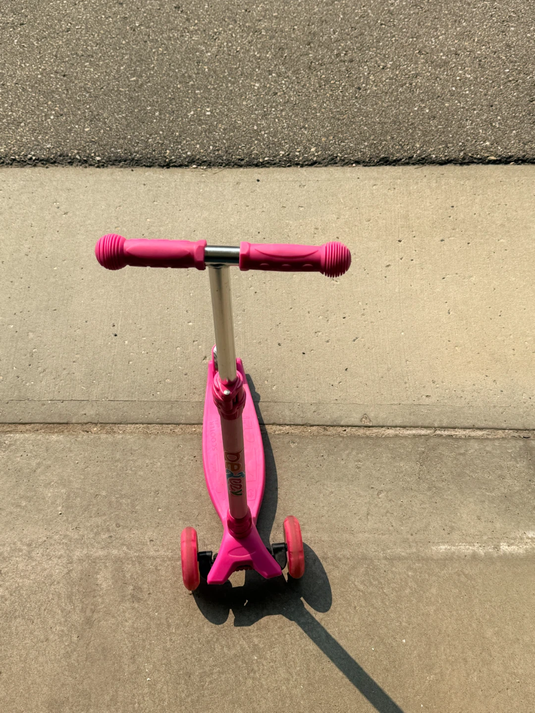 Pink 3-Wheel Scooter with Helmets