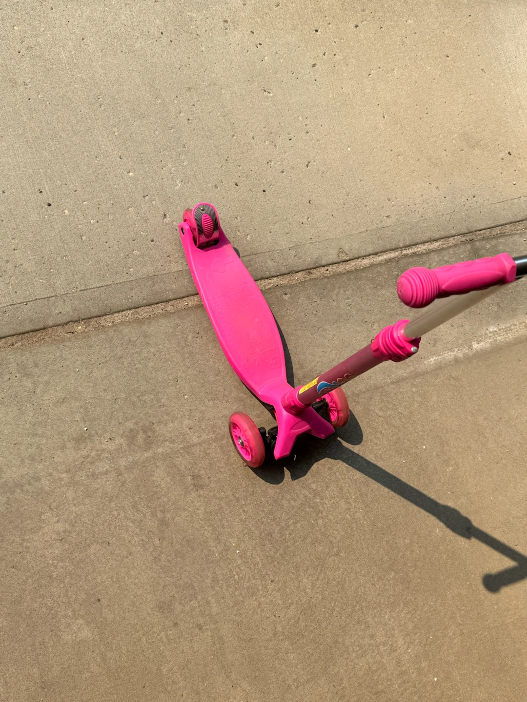Pink 3-Wheel Scooter with Helmets - photo 2