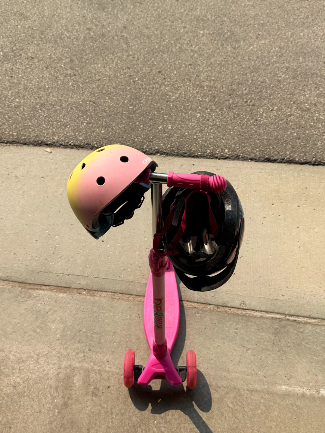 Pink 3-Wheel Scooter with Helmets - photo 3