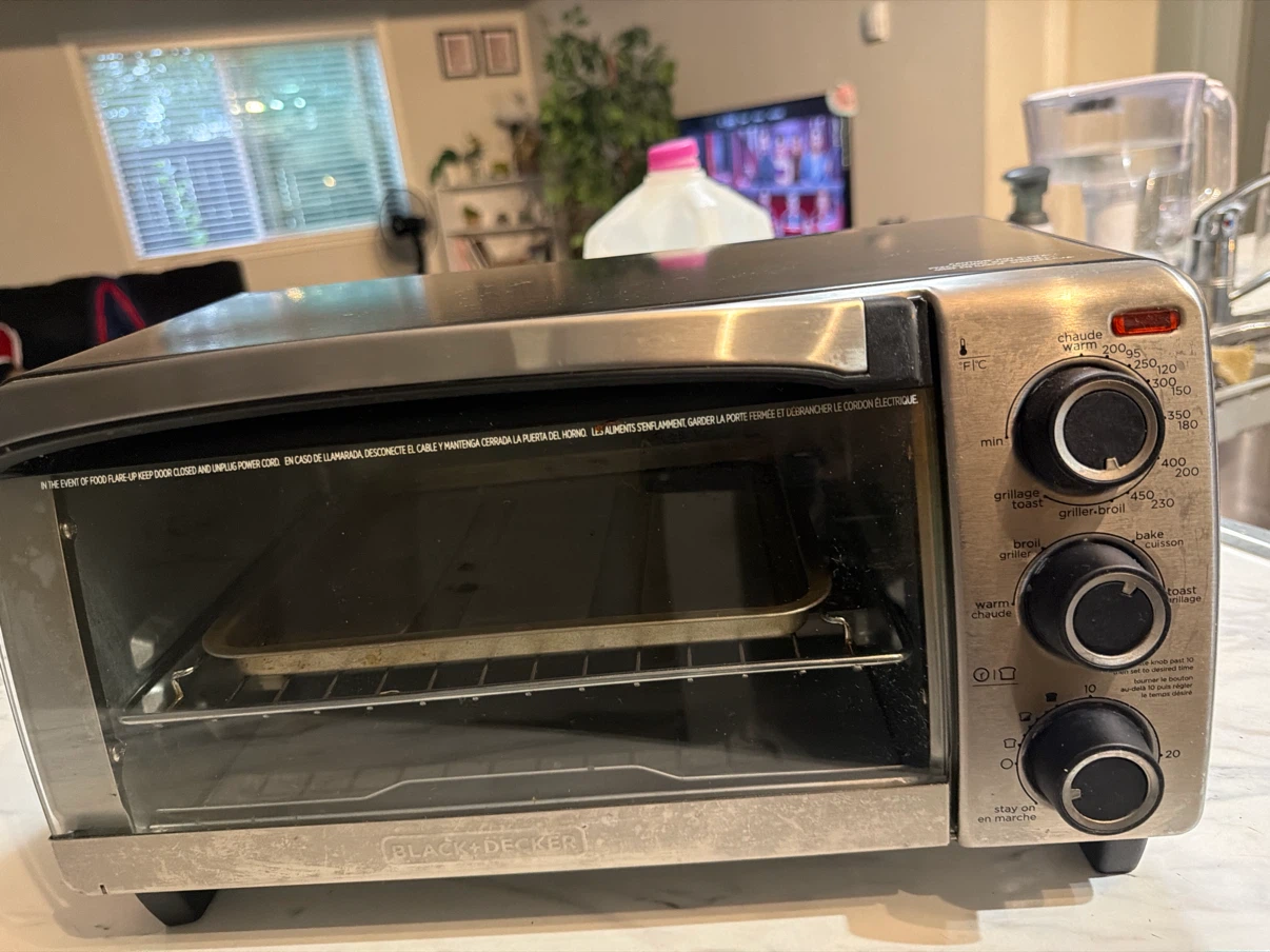 BLACK+DECKER 12-Liter Toaster Oven - photo 2