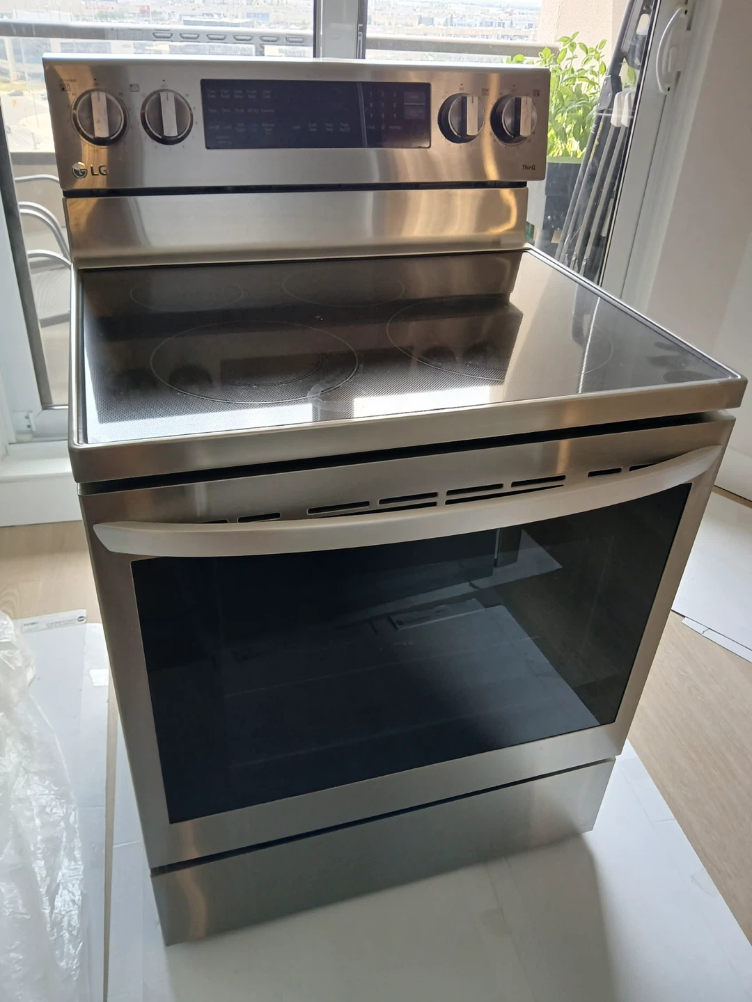 LG Fridge and Stove - photo 4