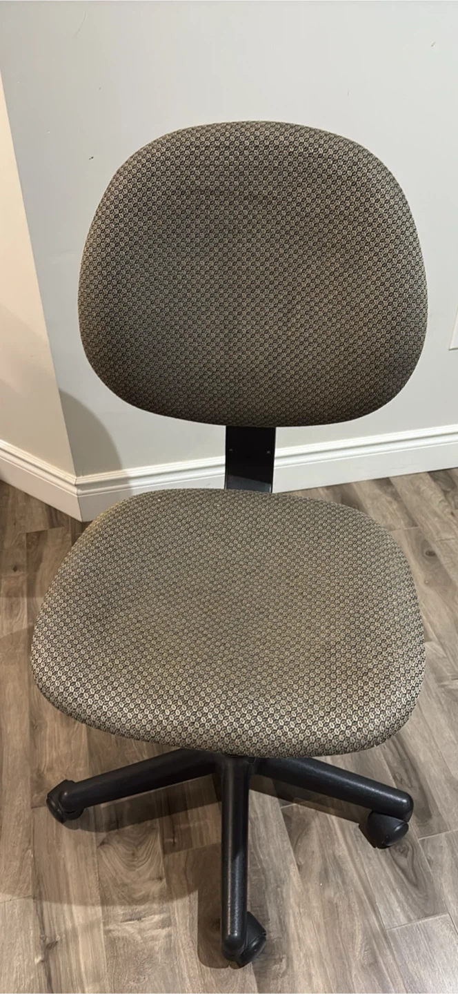 Office Chair - Swivel, Rolling Base - photo 3