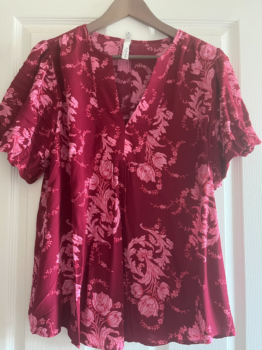 Elle Isle by Torrid Floral Print V-Neck Top