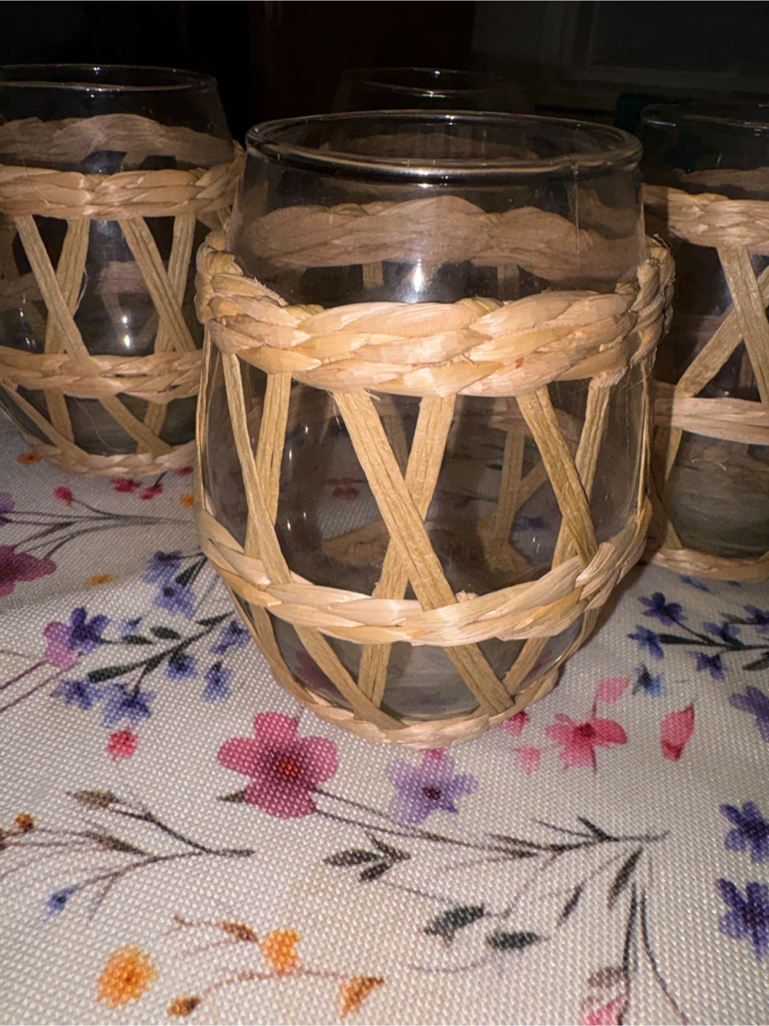 Set of 4 Decorative Glass Tumblers with Wicker Holders - photo 3