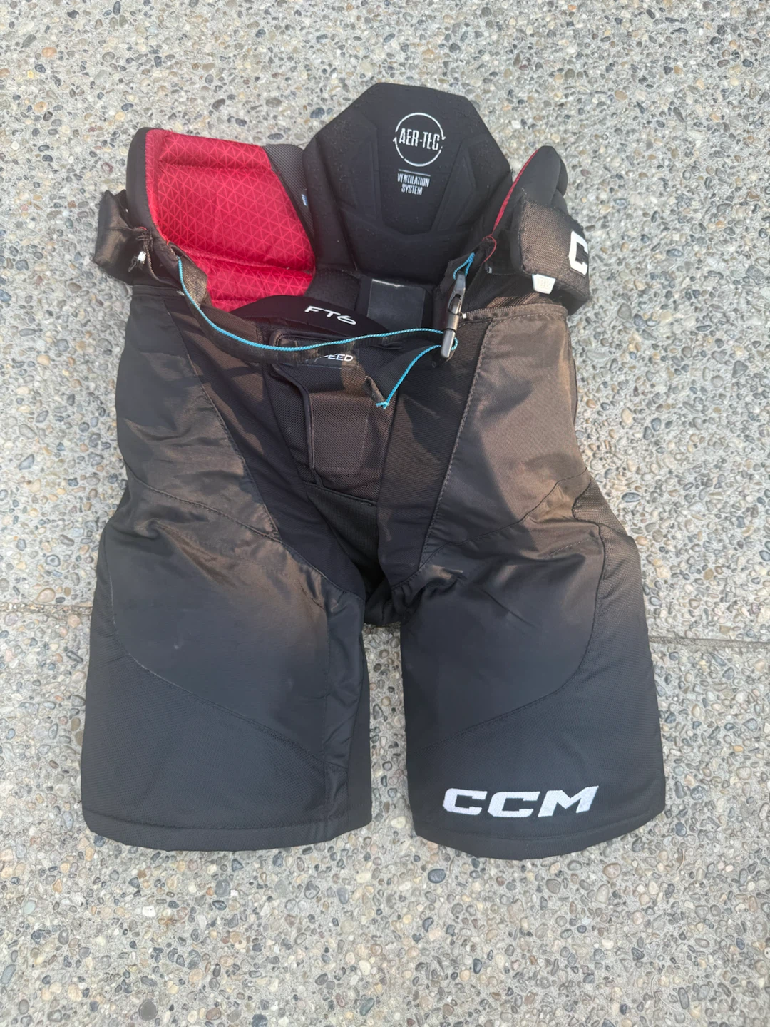 CCM XF Pro hockey shoulder pads  Small & CCM FT6 men medium - photo 2