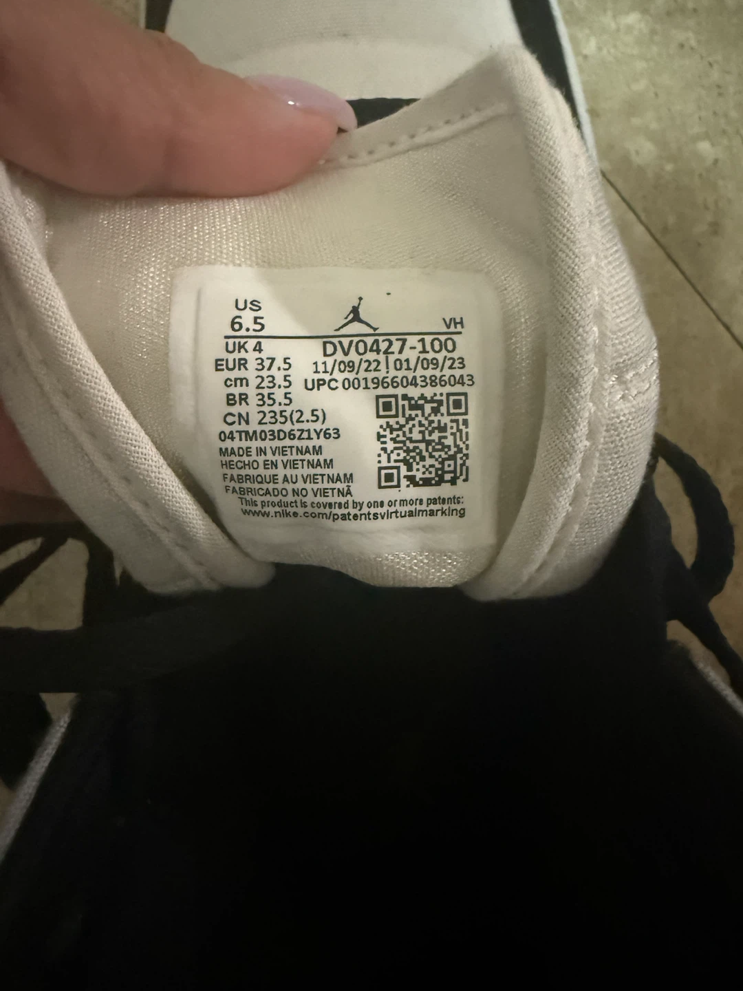 Nike Air Jordan 1 Mid DV0427-100 Sneakers