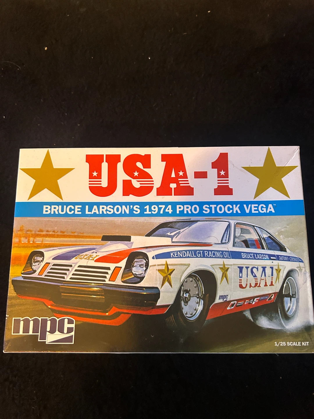 MPC Bruce Larson's 1974 Pro Stock Vega 1/25 Scale Model Kit
