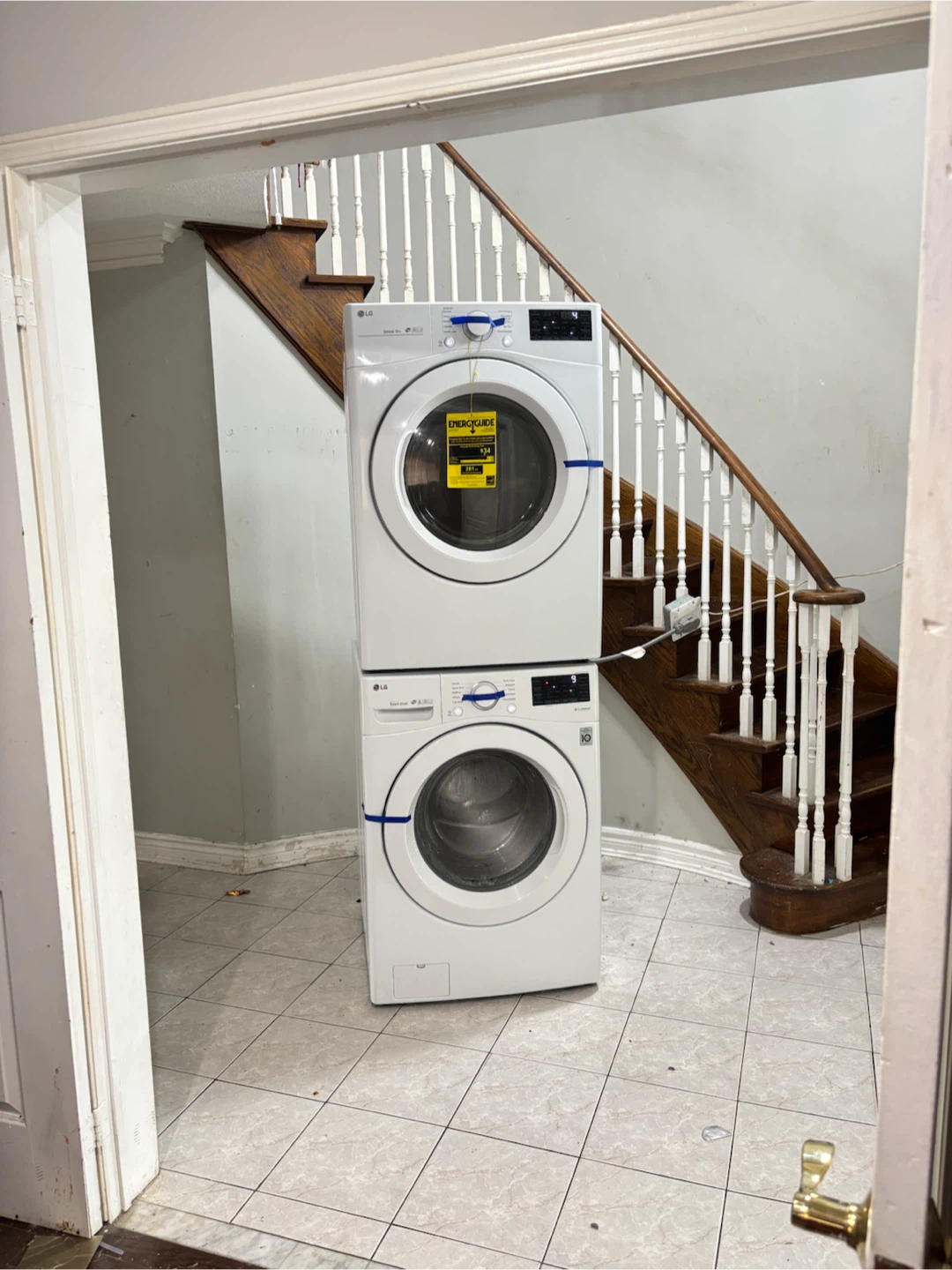 Like NEW 2024 washer dryer with warranty can DELIVER - photo 3
