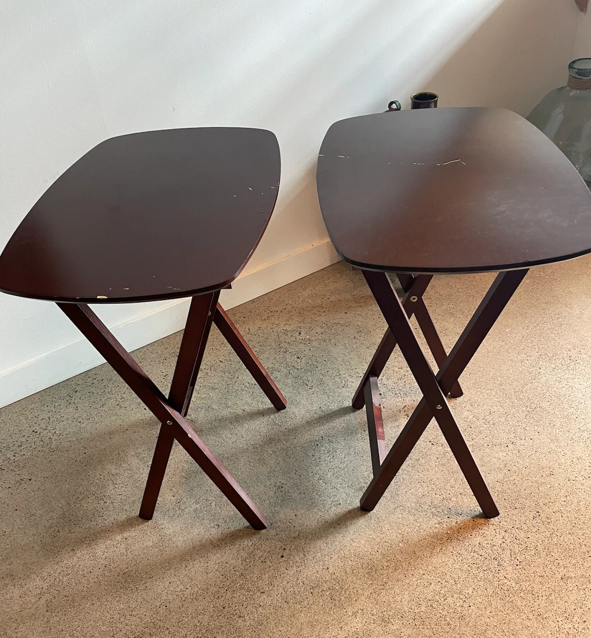 Set of 2 Dark Wood TV Trays