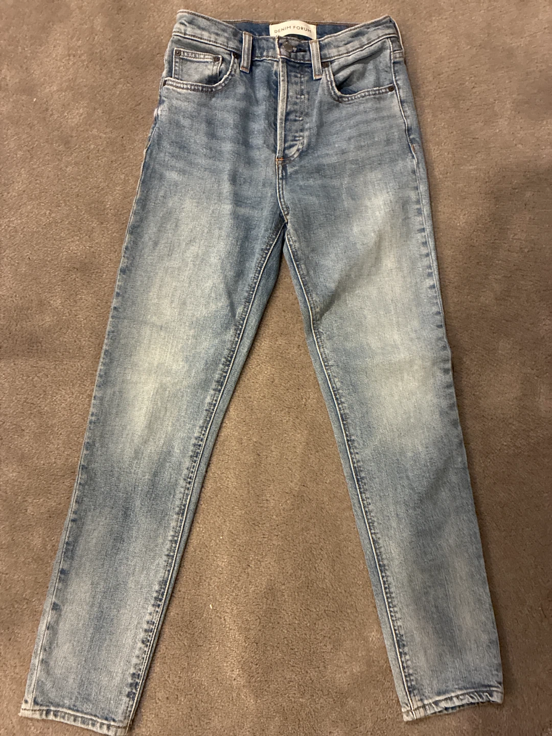 Denim Forum - The Yoko High Rise slim - in blue and black