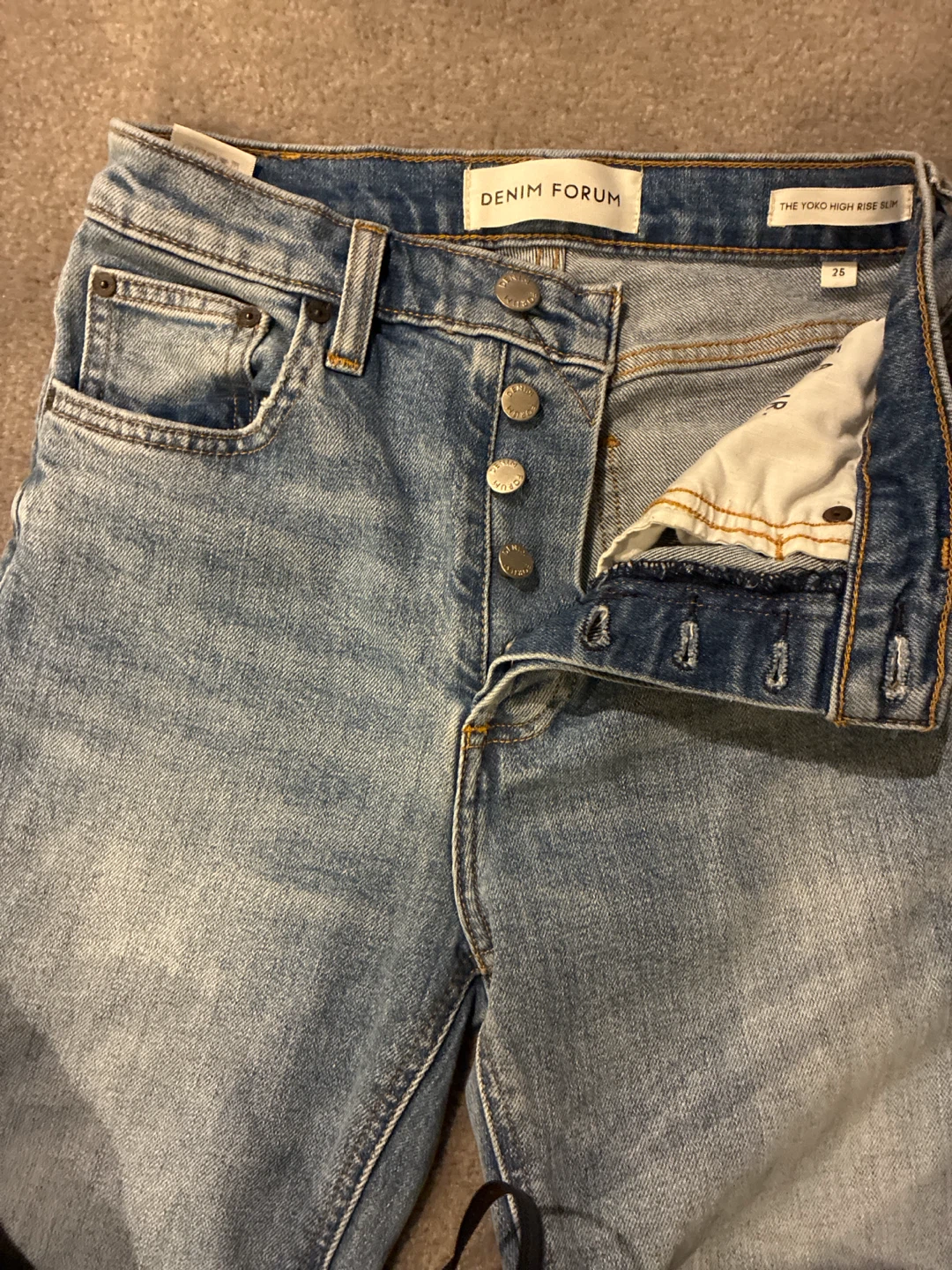 Denim Forum - The Yoko High Rise slim - in blue and black - photo 3