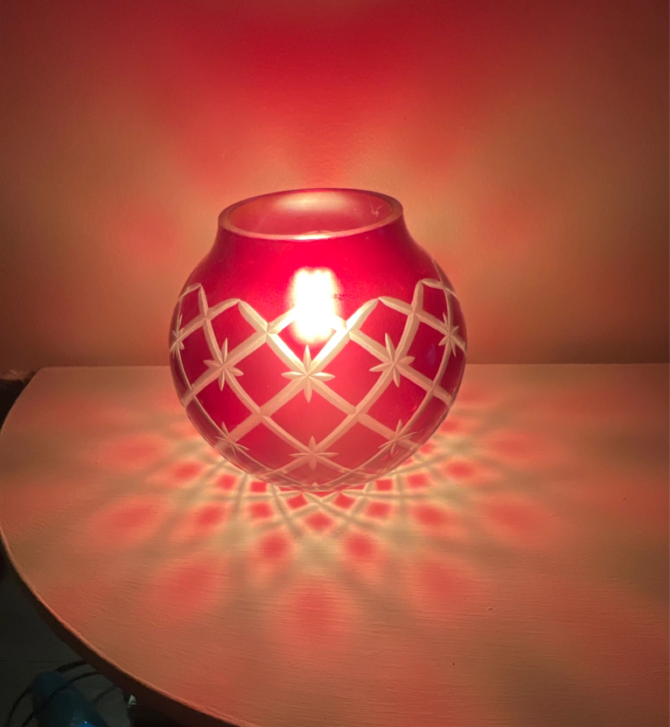 Vintage Cranberry Glass Accent Lamp – Lattice & Starburst