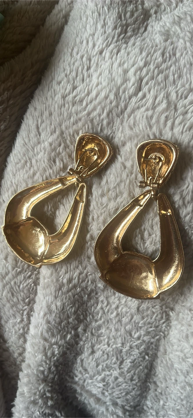 Priced to sell fast! Zara Gold and Black Teardrop Earrings - photo 2