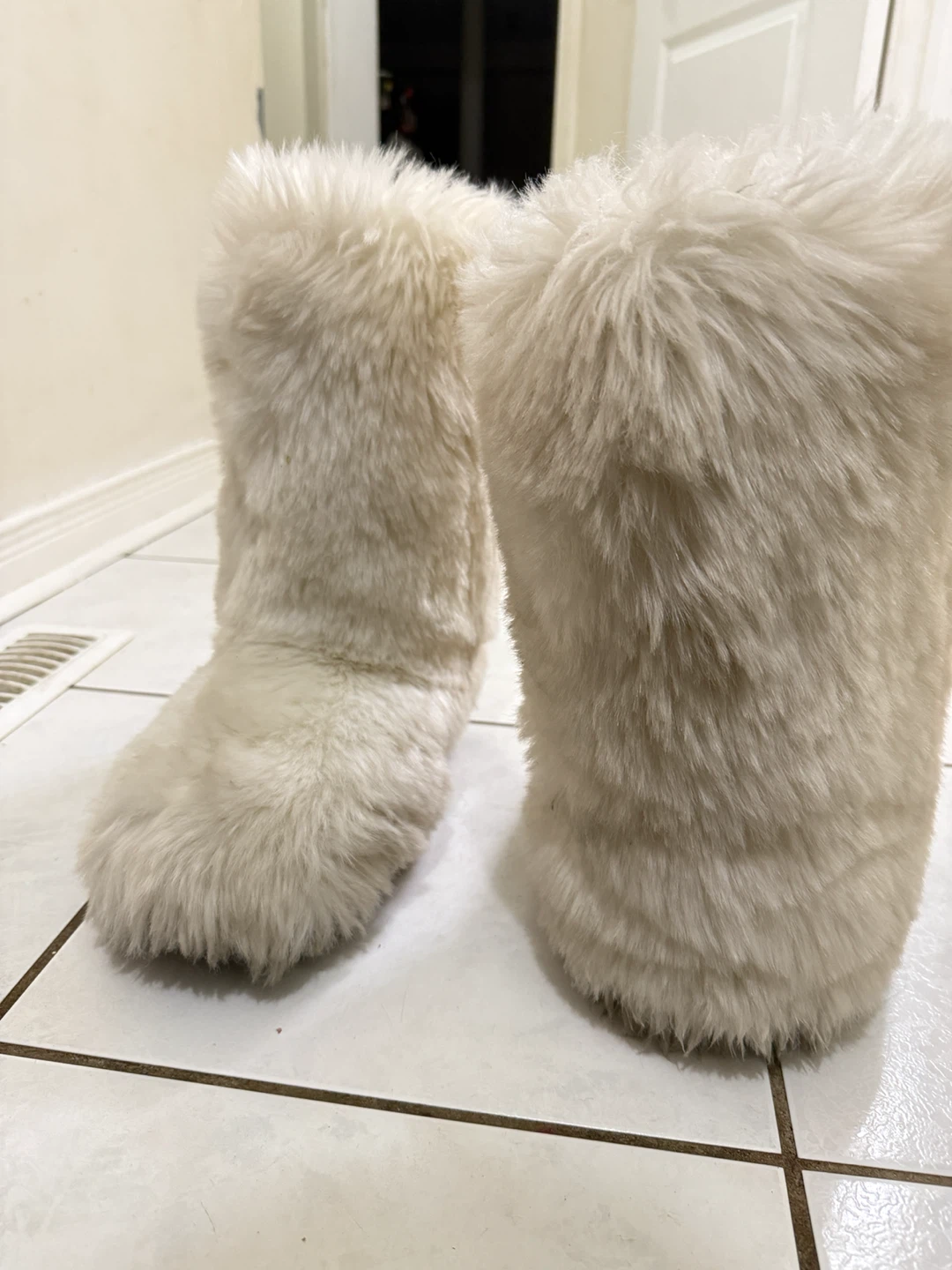 White Faux Fur Boots - photo 3