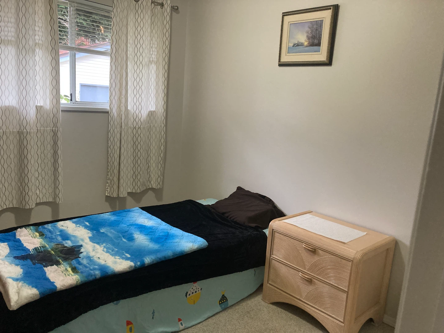 Room for share only single student or working in Abbotsford - photo 4
