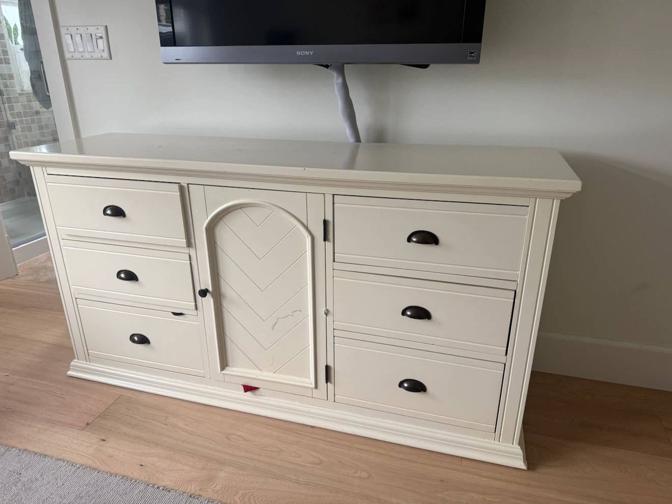 Cream 7-Drawer Dresser with Cabinet (solid wood)