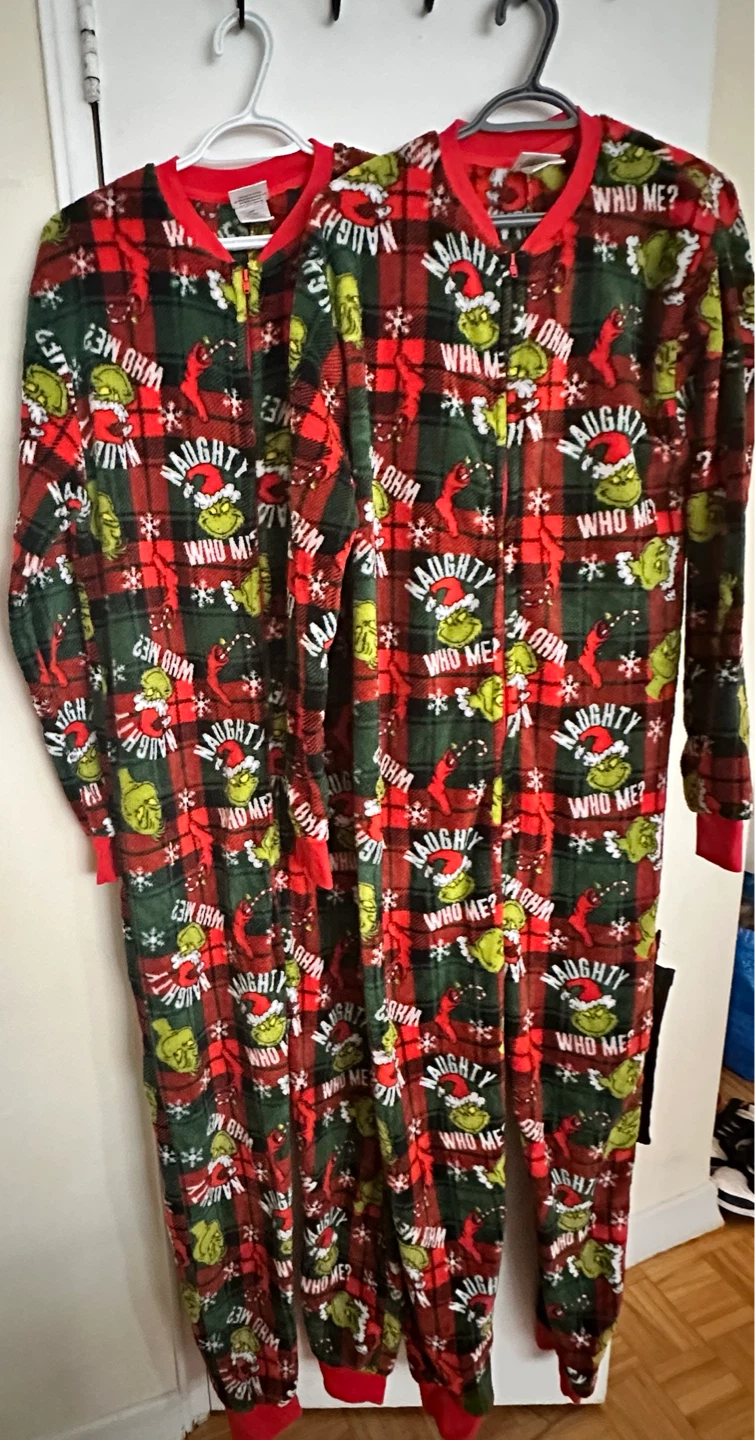 Adult size The Grinch "Naughty Who Me?" Fleece Pajamas - photo 2