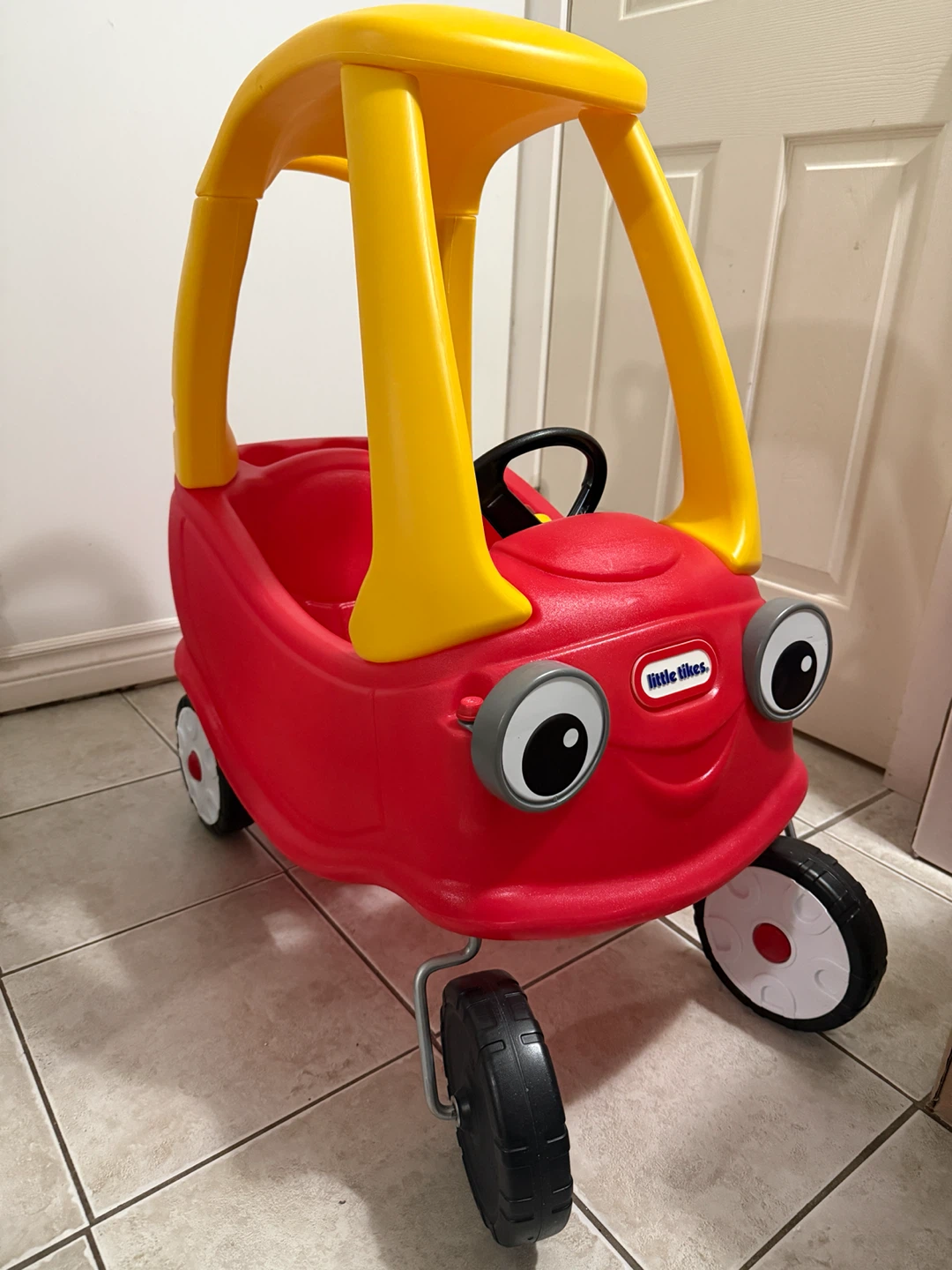 Little Tikes Cozy Coupe Ride-On Toy - photo 2