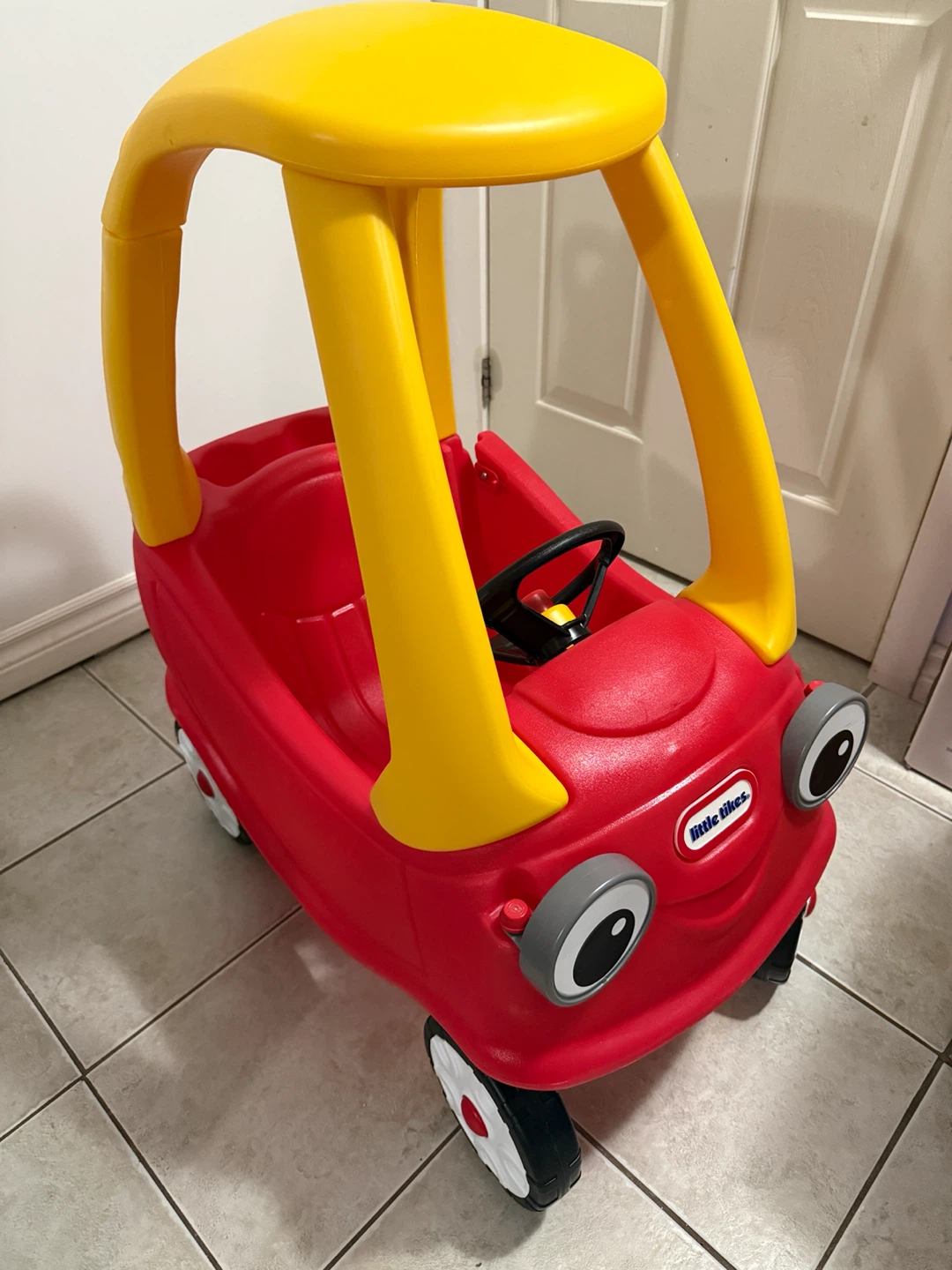 Little Tikes Cozy Coupe Ride-On Toy - photo 3