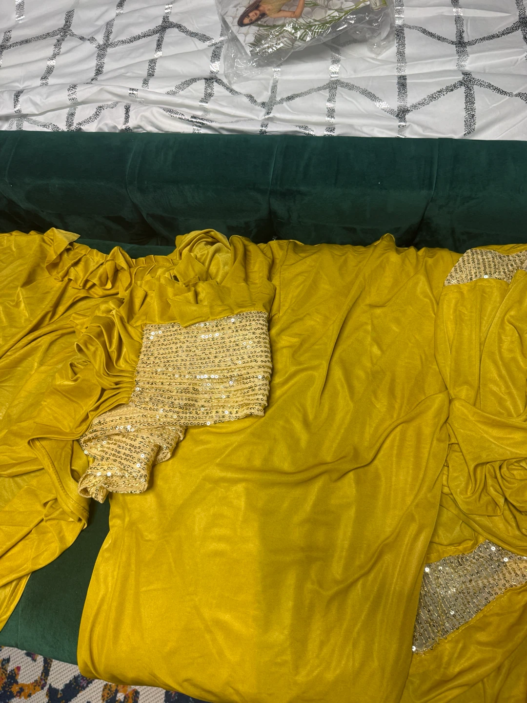 Yellow Saree with Gold Sequin Blouse - photo 5